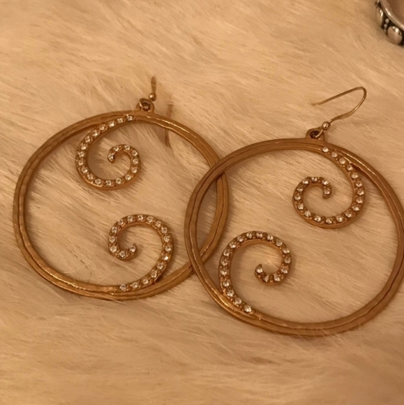 ISO PLEASE HELP ME FIND THIS PAIR! - Picture 1 of 1